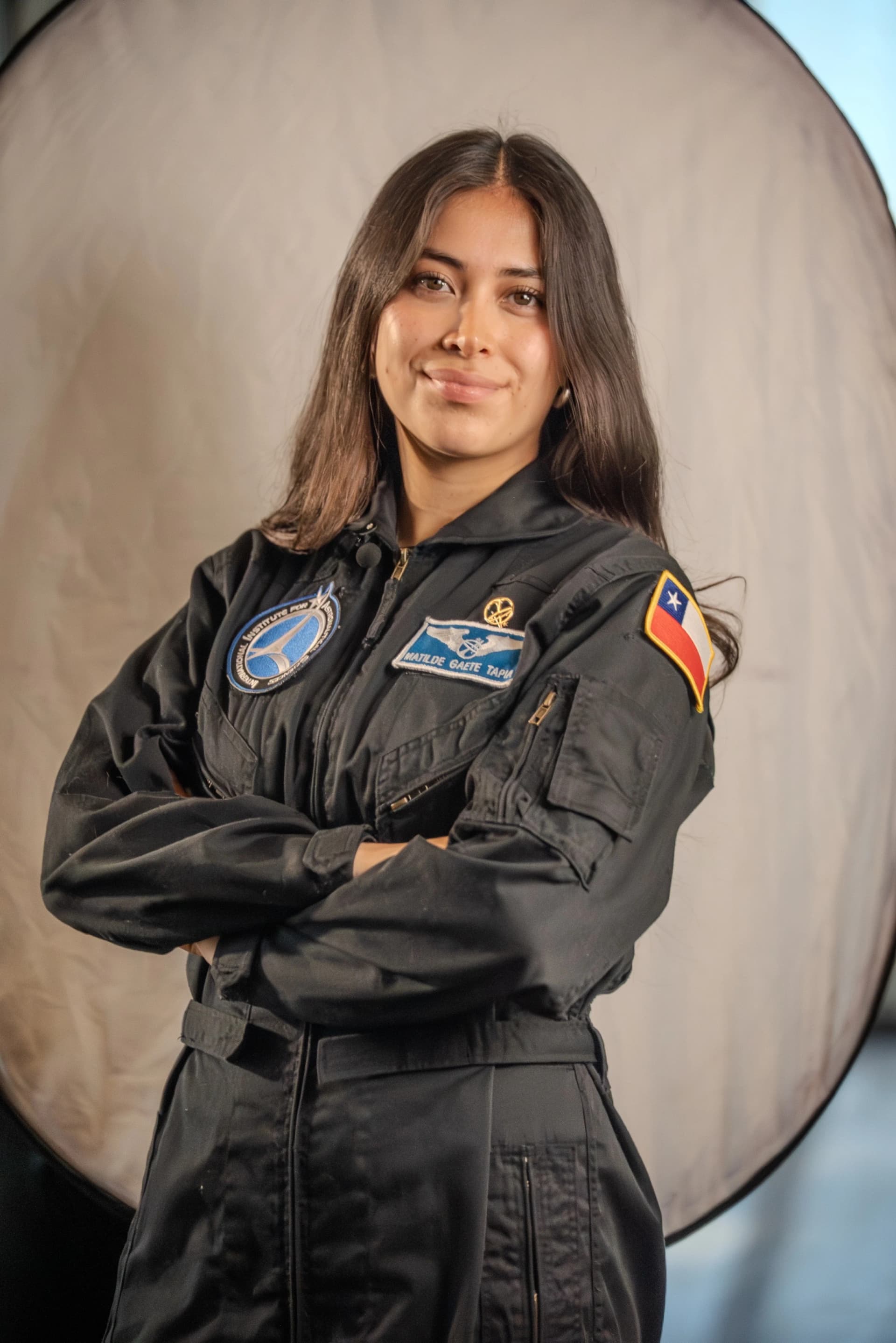 Matilde Gaete en traje de vuelo
